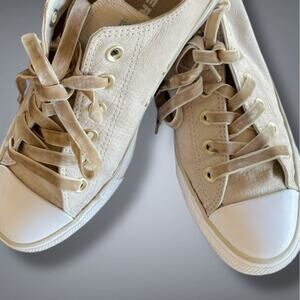 NWOT Women's Size 9 CONVERSE CHUCK TAYLOR ALL STAR VELVET Low Top Sneaker Shoes